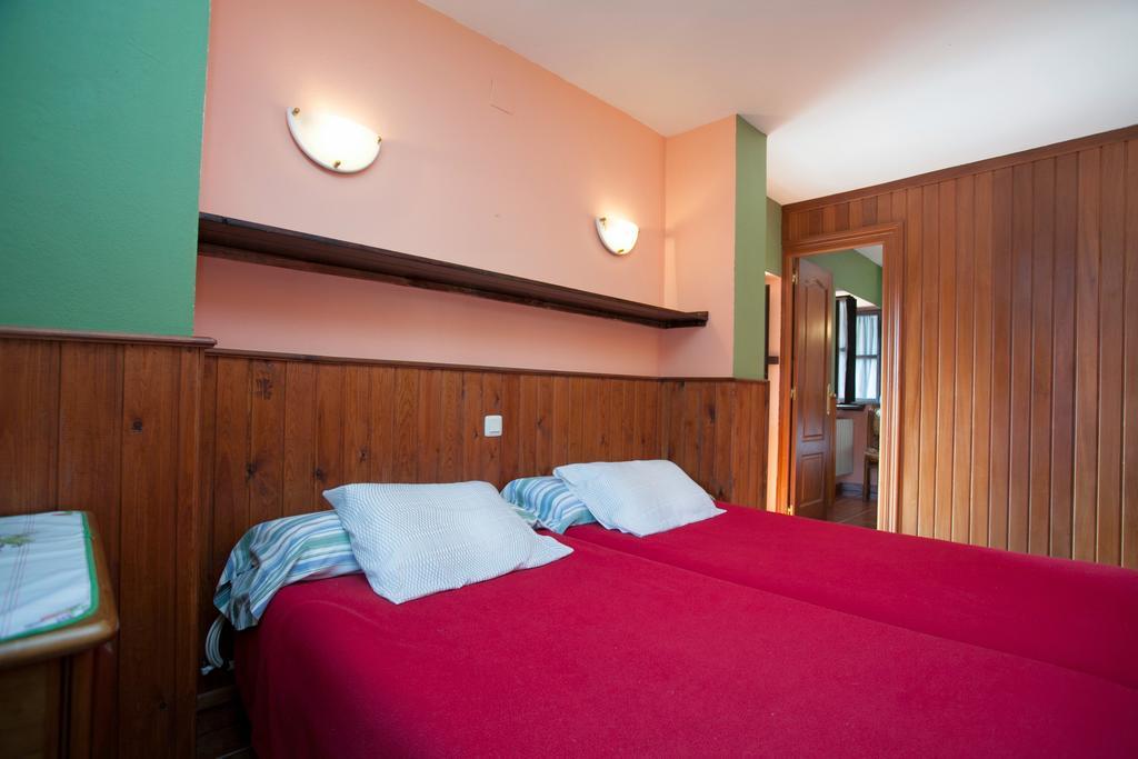 Nuestra Senora Del Carmen Hotel San Sebastian de Garabandal Ruang foto