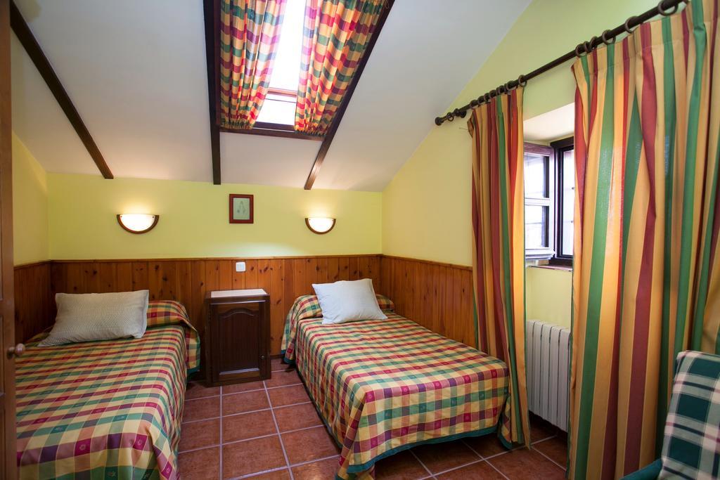 Nuestra Senora Del Carmen Hotel San Sebastian de Garabandal Ruang foto